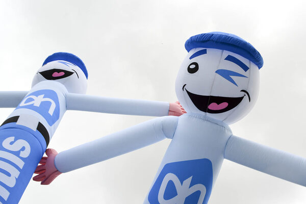 Maßgeschneiderte Albert Heijn 3D-skydancer mit einem verspielten augenzwinkern eignen sich perfekt für verschiedene events. Bestellen sie maßgeschneiderte airdancer bei JB-Hüpfburgen Deutschland