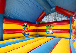 Große super-hüpfburg mit fröhlichen animationen im piratenthema für kinder. Bestellen sie hüpfburgen online bei JB-Hüpfburgen Deutschland