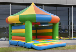 Bestellen sie eine karussell-hüpfburg in einem Standard-Thema für kinder. Hüpfburgen online zum verkauf bei JB-Hüpfburgen Deutschland