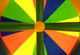 Kaufen sie einen karussellwippe in einem standardthema für kinder. Bestellen sie die hüpfburgen online bei JB-Hüpfburgen Deutschland