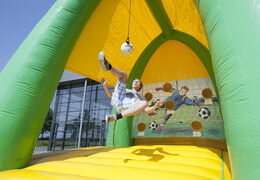 Holen sie sich eine fußball-kick-arena-attraktion, die für jung und alt, groß und klein geeignet ist. Kaufen sie aufblasbare fußball-kick-arena-attraktionen jetzt online bei JB-Hüpfburgen Deutschland