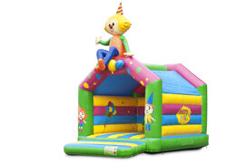 Kaufen sie standard-party-hüpfburg in auffälligen farben mit einem großen 3D-objekt obendrauf für kinder. Bestellen sie hüpfburgen online bei JB-Hüpfburgen Deutschland