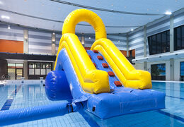 Kaufen sie eine luftdichte 6,5 meter lange und 3,5 meter hohe wasserrutsche für jung und alt. Bestellen sie aufblasbare wasserattraktionen jetzt online bei JB-Hüpfburgen Deutschland