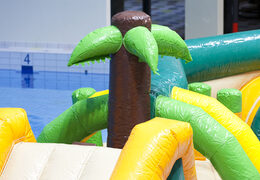 Bestellen sie einen doppelten zick-zack-schwimmbad-parcours im dschungel-design für jung und alt. Kaufen sie aufblasbare wasserattraktionen jetzt online bei JB-Hüpfburgen Deutschland