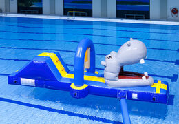 Aufblasbarer hippo-run-parcours mit lustigen objekten für jung und alt. Bestellen sie aufblasbare hindernisparcours jetzt online bei JB-Hüpfburgen Deutschland