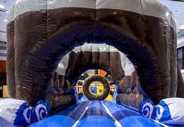 Coole piraten-spielinsel mit ranke, kletterturm, rundrutsche und hindernissen für groß und klein. Bestellen sie aufblasbare poolspiele jetzt online bei JB-Hüpfburgen Deutschland