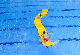 Bestellen sie wasserlaufmatte in verschiedenen größen und farben für kinder. Kaufen sie aufblasbare poolspiele jetzt online bei JB-Hüpfburgen Deutschland