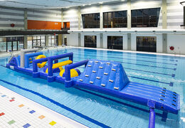 Kaufen sie den einzigartigen aufblasbaren obstacle run marine XL mit doppelter kletterwand und doppelter rutsche für jung und alt. Bestellen sie aufblasbare poolspiele jetzt online bei JB-Hüpfburgen Deutschland