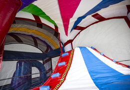 Kaufen sie aufblasbare indoor-multiplay-türsteher mit rutsche im candyland-thema für kinder. Bestellen sie aufblasbare hüpfburgen online bei JB-Hüpfburgen Deutschland