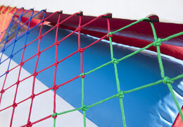 Mittelgroße aufblasbare multiplay-hüpfburg im feuerwehrauto-design mit rutsche für kinder. Bestellen sie aufblasbare vonline bei JB-Hüpfburgen Deutschland