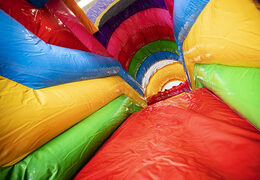 Kaufen sie eine multiplay-lego-hüpfburg mit rutsche, lustigen objekten auf der hüpffläche und auffälligen 3D-objekten für kinder. Bestellen sie aufblasbare hüpfburgen online bei JB-Hüpfburgen Deutschland