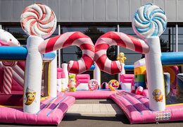 Bounce world candyland hüpfburg mit mehreren rutschen und allerlei lustigen hindernissen mit candyland-sufdrucken für kinder. Kaufen sie hüpfburgen online bei JB-Hüpfburgen Deutschland