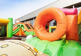 Kaufen sie bounce world dschungel-hüpfburg mit rutschen und allerlei hindernissen mit dschungel-prints für kinder. Bestellen sie hüpfburgen online bei JB-Hüpfburgen Deutschland