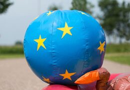 Multiplay playzone zirkus-hüpfburg mit plastikbällen und 3D-objekten zum Bestellen für kinder. Kaufen sie hüpfburgen online bei JB-Hüpfburgen Deutschland