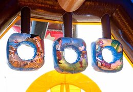 Schießkombi piraten-hüpfburg überdacht kaufen, mit kanonenspiel und rutsche für kinder. Bestellen sie aufblasbare hüpfburgen online bei JB-Hüpfburgen Deutschland