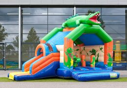 Bestellen sie überdachte multifun-hüpfburg mit rutsche im krokodil-design mit 3D-objekt oben für kleine und größere kinder. Kaufen sie aufblasbare hüpfburgen online bei JB-Hüpfburgen Deutschland