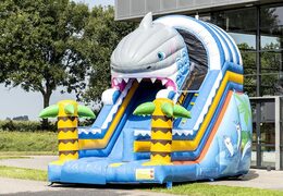 Kaufen sie shark slide rutsche mit den fröhlichen farben und schönem druck auf der rückwand. Bestellen sie aufblasbare rutschen jetzt online bei JB-Hüpfburgen Deutschland
