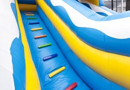 Aufblasbare Rutsche mit clownfischmotiv mit planschbecken, beeindruckendem 3D-objekt, frischen farben und dem 3D-hindernissen für kinder. Bestellen sie aufblasbare rutschen jetzt online bei JB-Hüpfburgen Deutschland