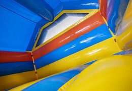 Hüpfburg mit karibischem Thema und Rutsche mit Surfbrett darauf für Kinder zu verkaufen