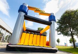 Kaufen Sie den Mega-Parcours High Voltage Adventure Run bei JB Inflatables