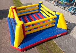 Aufblasbarer Boxring mit leuchtenden Farben