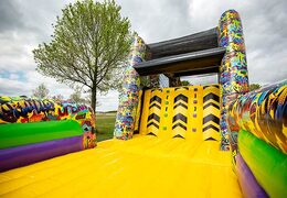 Kaufen Sie Freestyle Run Hüpfburg bei JB Inflatables