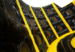 Kaufen Sie ein Gladiatorenspiel mit gelben und schwarzen Farben