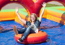 Altes holländisches Spiel Shuffleboard am Leben