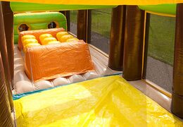 Hindernisse auf der Hüpfburg