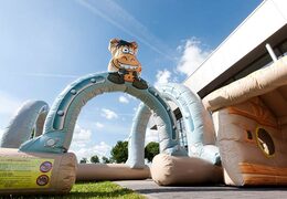 Bewegliche Rennstrecke mit Westernmotiv