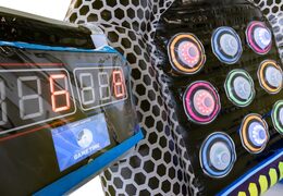 Bestellen Sie das interaktive Spiel „Fröhliche Farben“ online