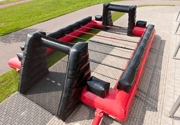 Kaufen Sie sportlichen aufblasbaren schwarz-roten Tischfußball mit einzigartigem Boarding.