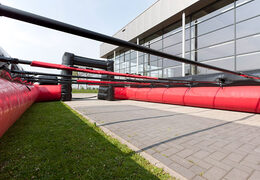 Kaufen Sie online ein sportliches und kompetitives Spiel im Fußball-Thema mit Boarding.