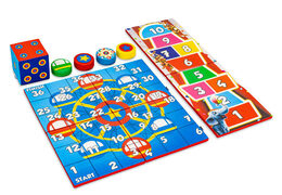 Buntes Spielset auf der Rückseite von Softplay im Achterbahnthema