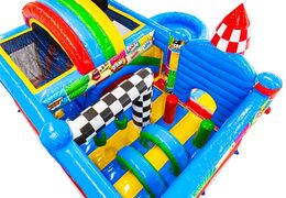 Innenraum des Hüpfburges mit Bögen, Säulen und Luftkissen zum Verkauf bei JB