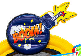 3D-Figur auf Hüpfburg Dubbelslide Cartoon-Bombe Thema Comic