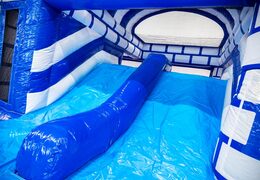Kaufen Sie die blaue und weiße Rutsche vom Multiplay Dubbelslide Hüpfburg bei JB