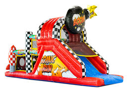 Verspielte Hindernisbahn im Comic-Stil mit detaillierten Illustrationen