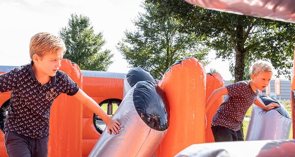 JB Inflatables Meppel; Koop Opblaasbare Stormbanen online, Mega groot, XXL modulaire Stormbanen