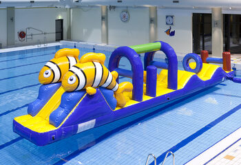 Cooles hindernisparcours-abenteuerrennen in themen-clownfischen mit herausfordernden hindernisobjekten zum kaufen für jung und alt. Bestellen sie aufblasbare poolspiele jetzt online bei JB-Hüpfburgen Deutschland