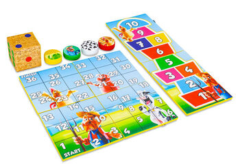 Buntes Spielset hinten von Softplay im Bauernhofthema