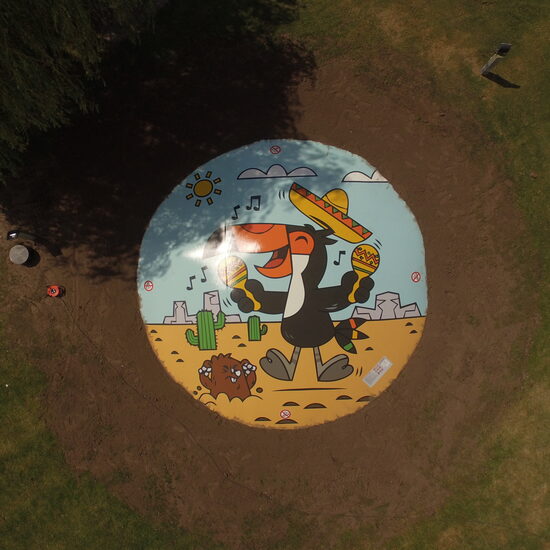 Personalisierter runder luftberg für kinder, hergestellt bei JB-Hüpfburgen Deutschland. Airmountains in allen formen und größen