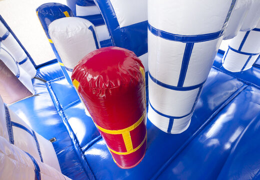 Mittelgroße aufblasbare multiplay-hüpfburg im schloss-design für kinder. Bestellen sie aufblasbare hüpfburgen online bei JB-Hüpfburgen Deutschland