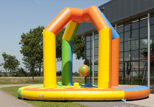 Aufblasbares Swing Him Off in bunten Farben für Kinder online zu kaufen bei JB Hüpfburgen 