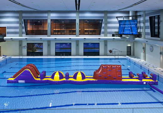 Kaufen sie einen einzigartigen aufblasbaren 17 meter langen abenteuerparcours mega run XL mit verschiedenen spannenden objekten für jung und alt. Bestellen sie aufblasbare poolspiele jetzt online bei JB-Hüpfburgen Deutschland