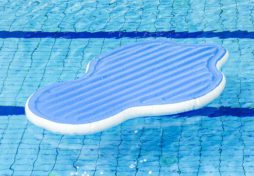 Bestellen sie ein aufblasbares multifunktionales spritzplateau für jung und alt. Kaufen sie aufblasbare wasserattraktionen jetzt online bei JB-Hüpfburgen Deutschland