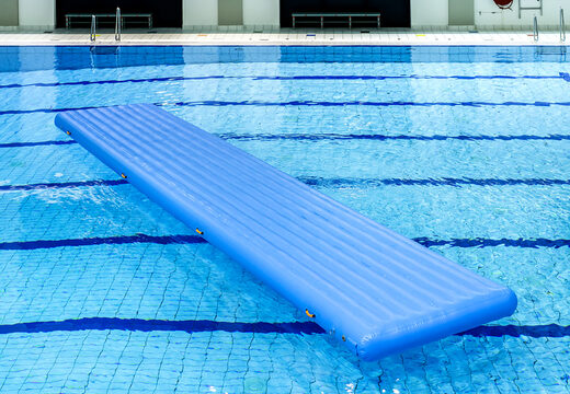 Kaufen sie eine schöne luftdichte wassermatte von 10 metern länge für jung und alt. Bestellen sie aufblasbare hindernisparcours jetzt online bei JB-Hüpfburgen Deutschland
