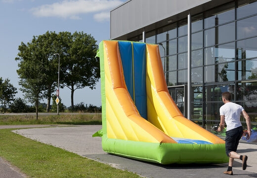 Hüpfburg Wabbelmauer in bunten Farben für Kinder kaufen bei JB Hüpfburgen