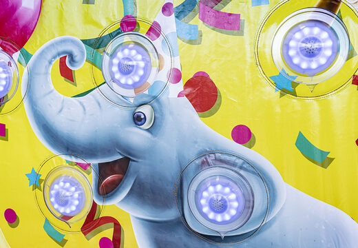 IPS splash wall aufblasbar im party-design - detail mit wasserbrause oben für jung und alt. Kaufen sie aufblasbare IPS splash walls jetzt online bei JB-Hüpfburgen Deutschland