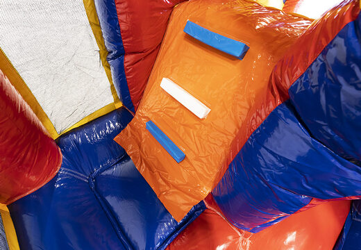 Mittelgroße aufblasbare multiplay-hüpfburg im formel-1-design mit rutsche für kinder. Bestellen sie aufblasbare hüpfburgen online bei JB-Hüpfburgen Deutschland